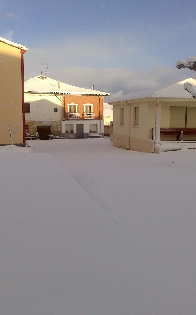 El día 23/01/13, cayó la primera nevada del año en nuestra localidad,aquí tenemos las fotos correspondientes a la nevada.