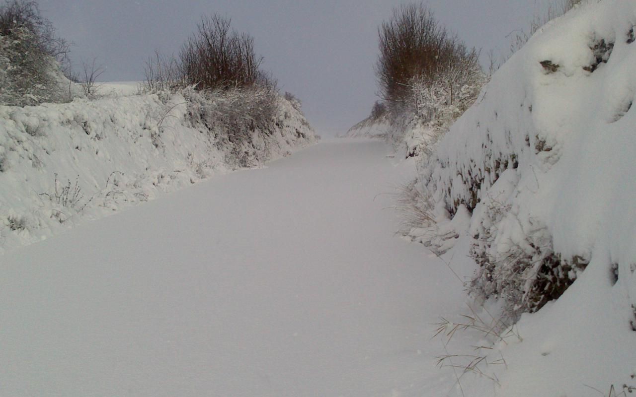 El día 23/01/13, cayó la primera nevada del año en nuestra localidad,aquí tenemos las fotos correspondientes a la nevada.